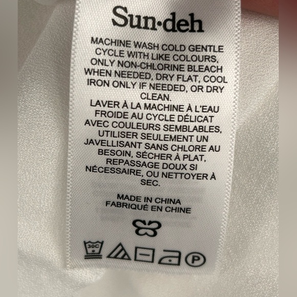 Aritzia Sun-Deh White Full Wrap Mini Skirt, size Large - Picture 14 of 14